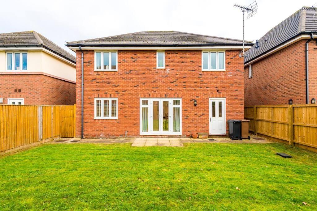 Luxurious Cosy 4Br Home Cheshire Saughall Экстерьер фото